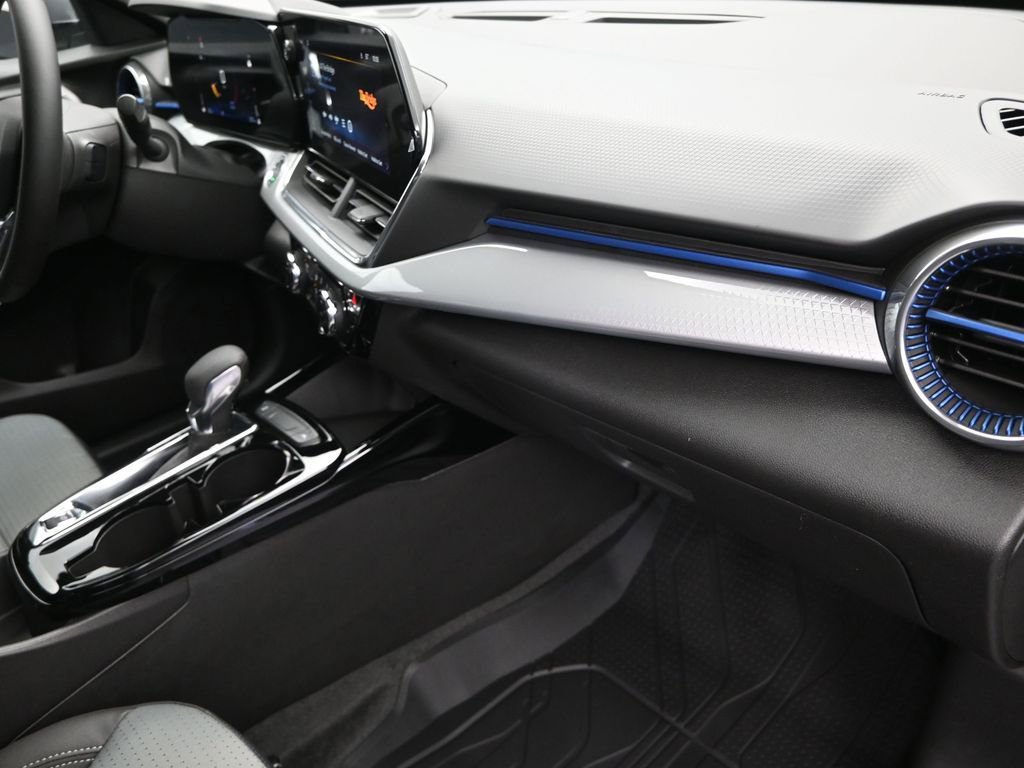 Used 2023 Toyota Camry SE image 23