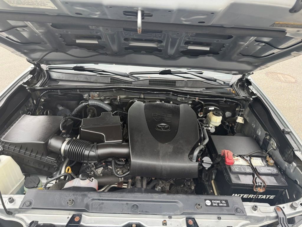 Used 2016 Toyota Tacoma TRD Sport w/ Exterior Package AWD/4WD image 31