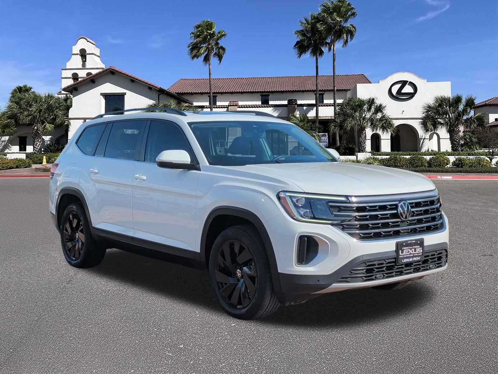 Used 2024 Volkswagen Atlas SE FWD image 1