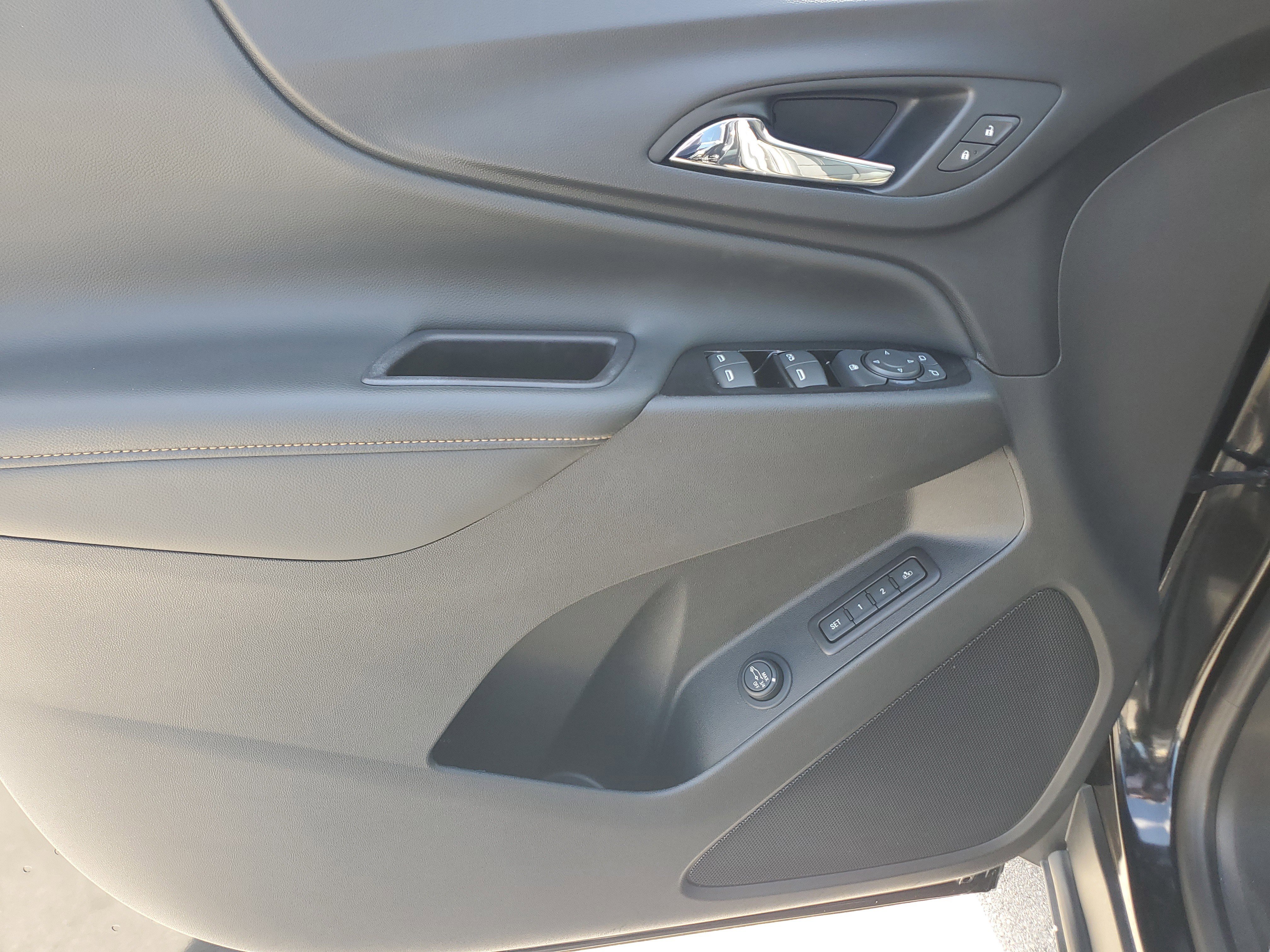 Used 2022 Chevrolet Equinox Premier image 27