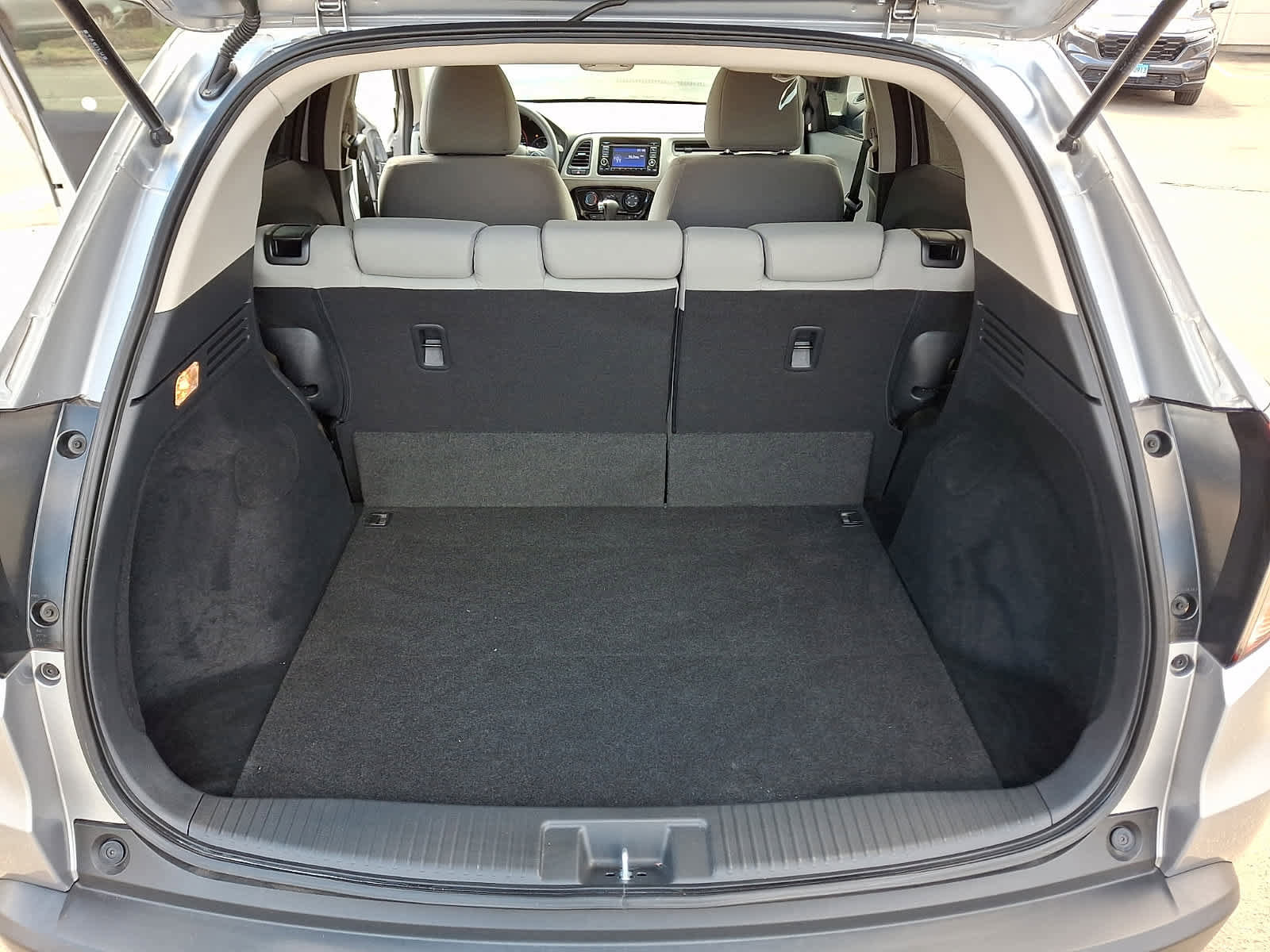 Used 2022 Honda HR-V LX image 28