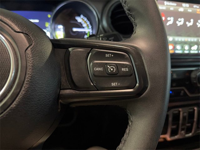 Used 2023 Jeep Wrangler Unlimited w/ Sun & Screen Package image 15