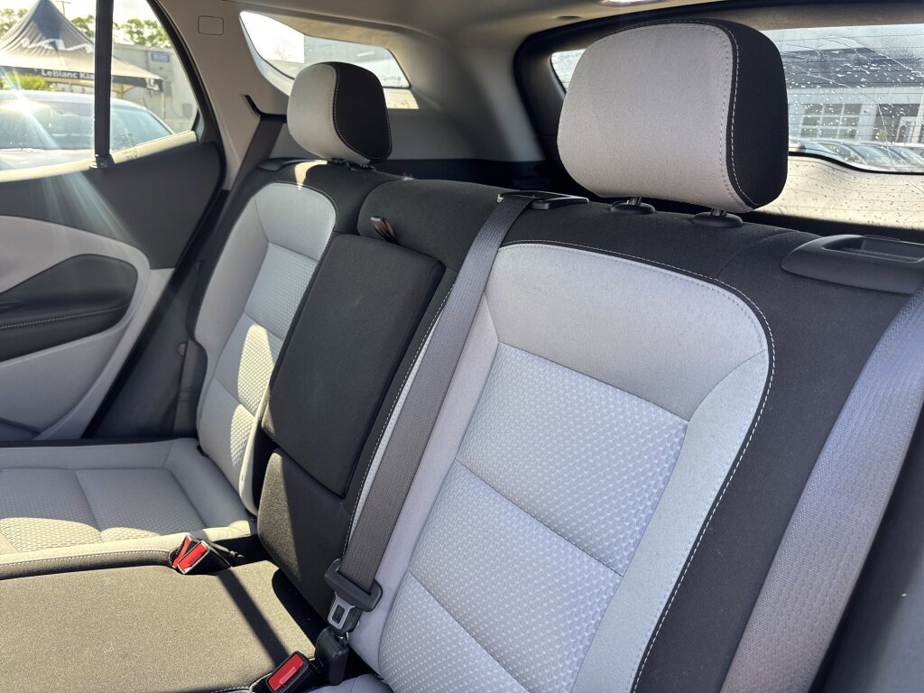 Used 2024 GMC Terrain SLE w/ LPO, Floor Liner Package image 26