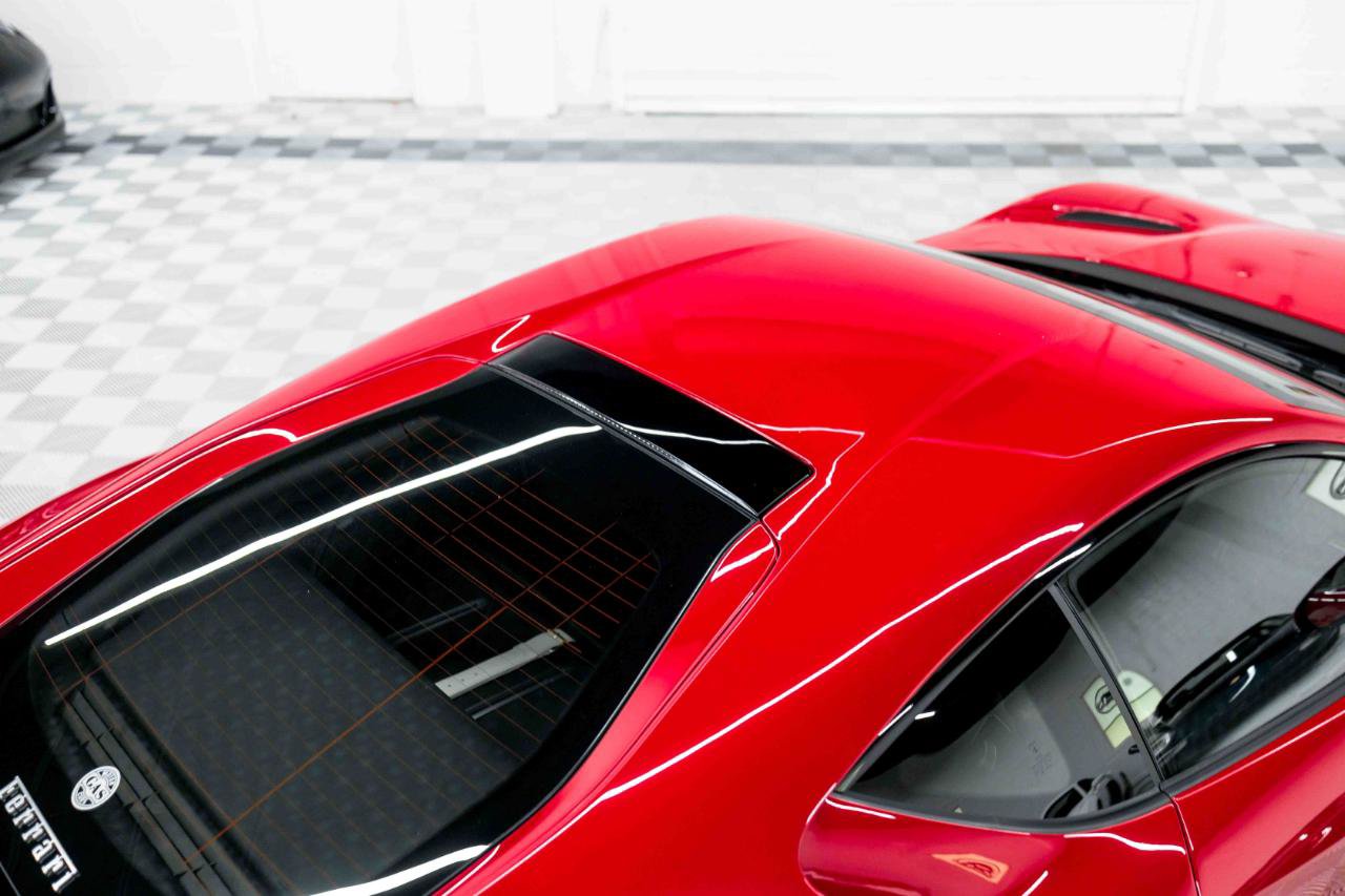 Used 2018 Ferrari 812 Superfast RWD image 30