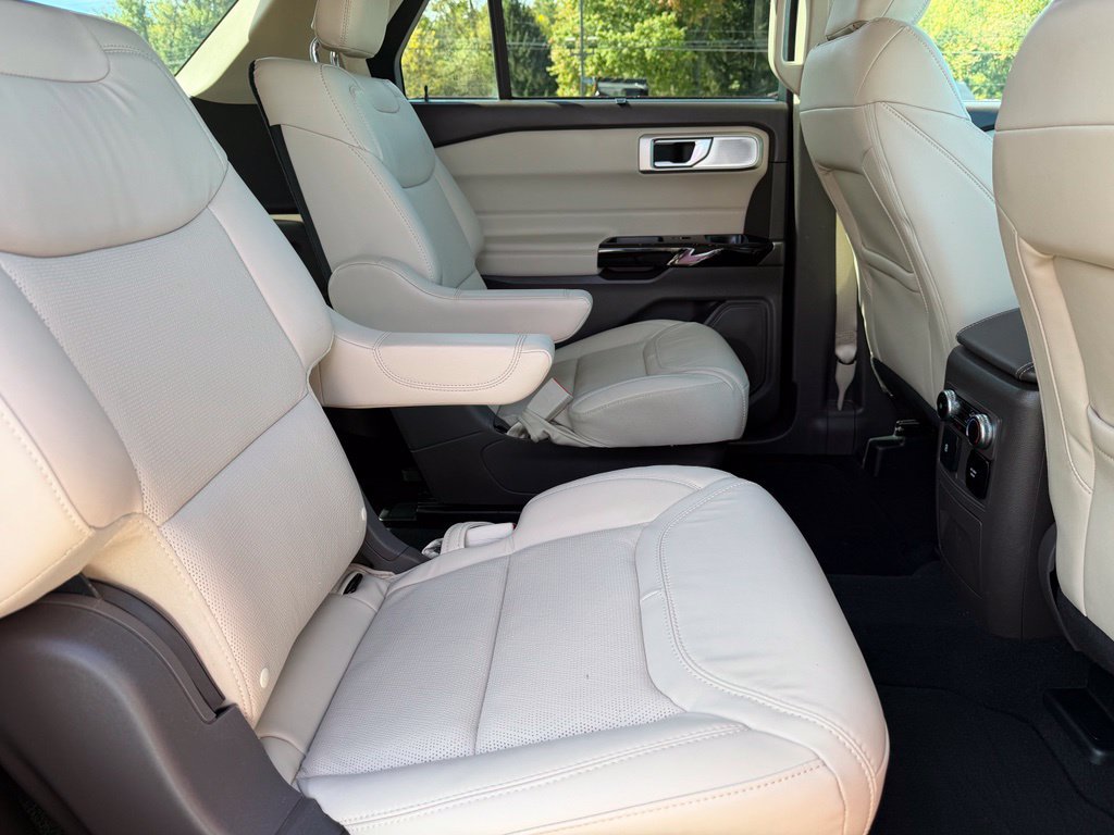 Certified 2023 Ford Explorer Platinum w/ Technology Package AWD/4WD image 20