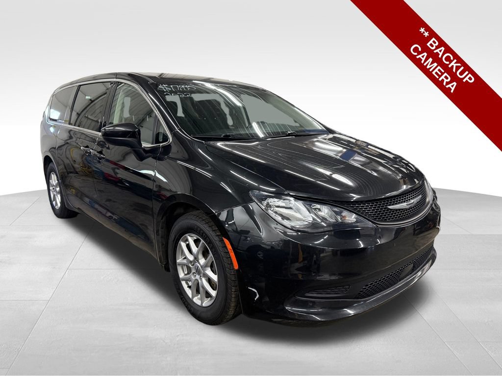 Used 2022 Chrysler Voyager LX FWD image 9