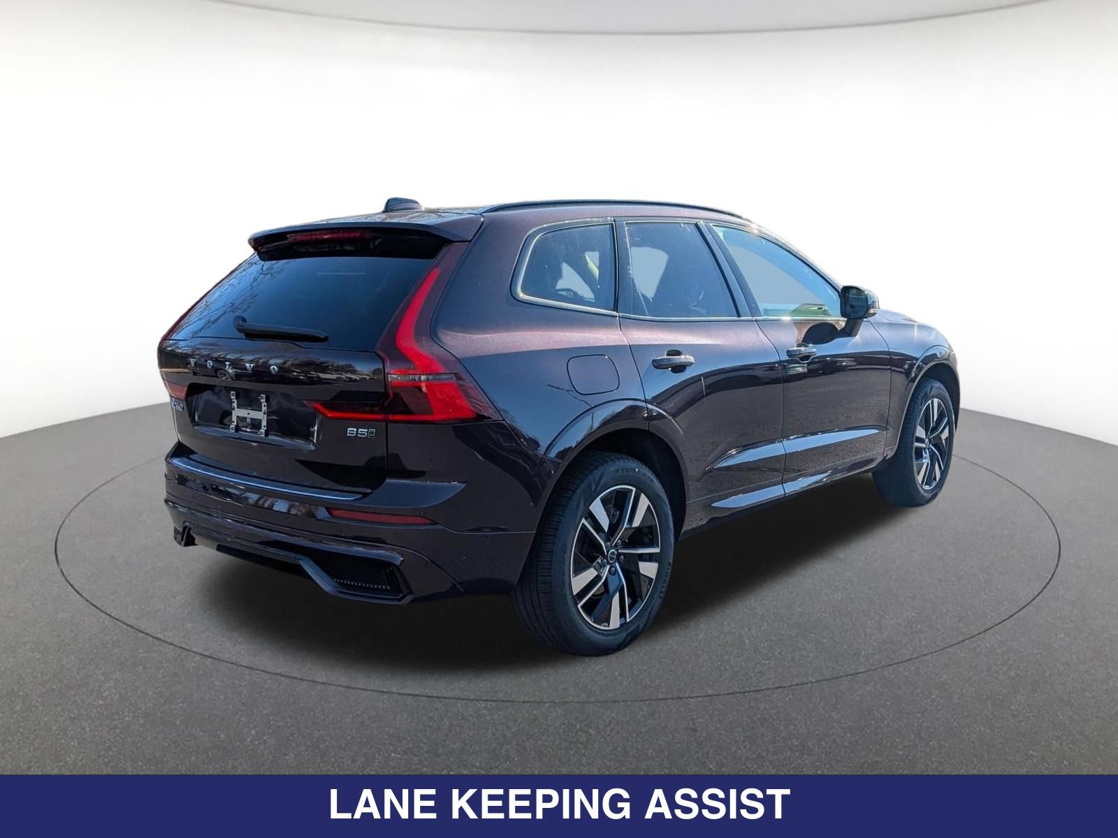 New 2026 Volvo XC60 B5 Plus w/ Protection Package Premier AWD/4WD image 5