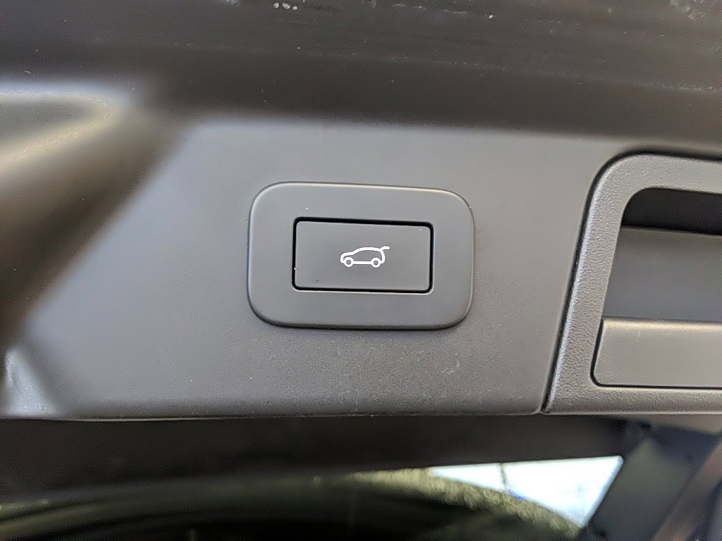 Used 2023 Land Rover Range Rover Velar R-Dynamic S image 8