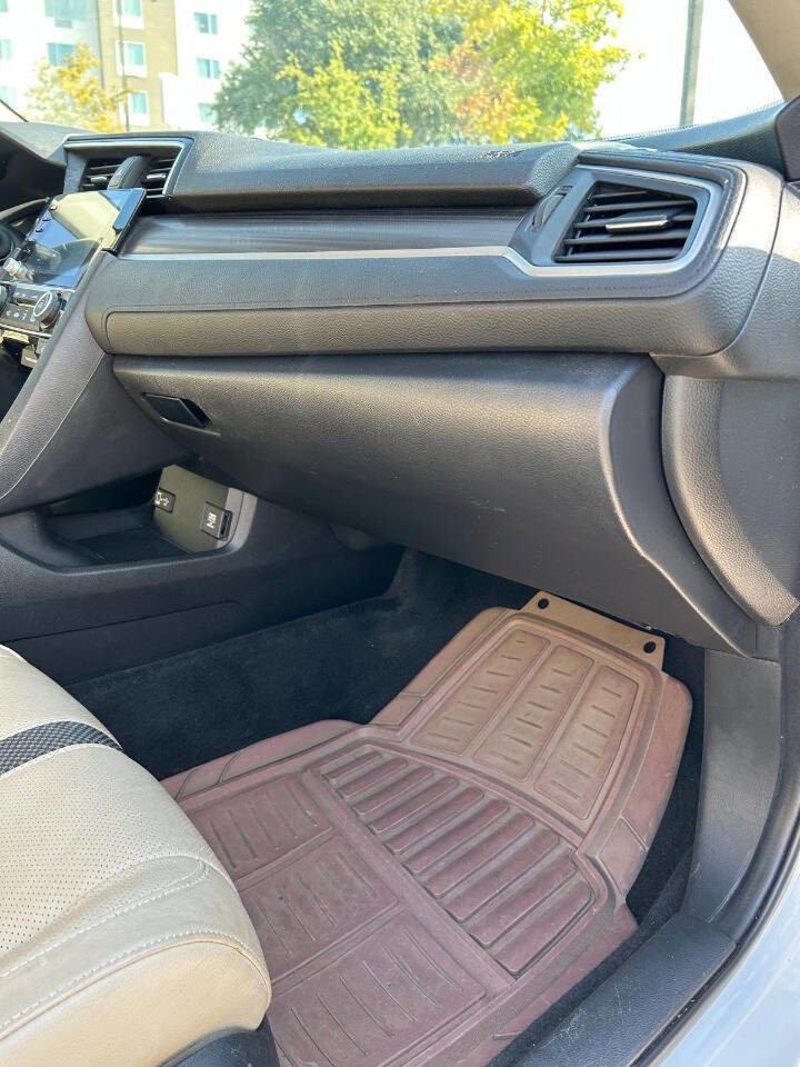 Used 2019 Honda Civic Touring image 22