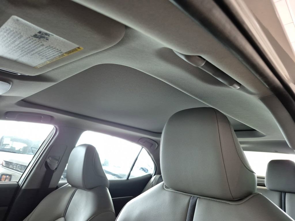Used 2022 Toyota Camry XLE image 11
