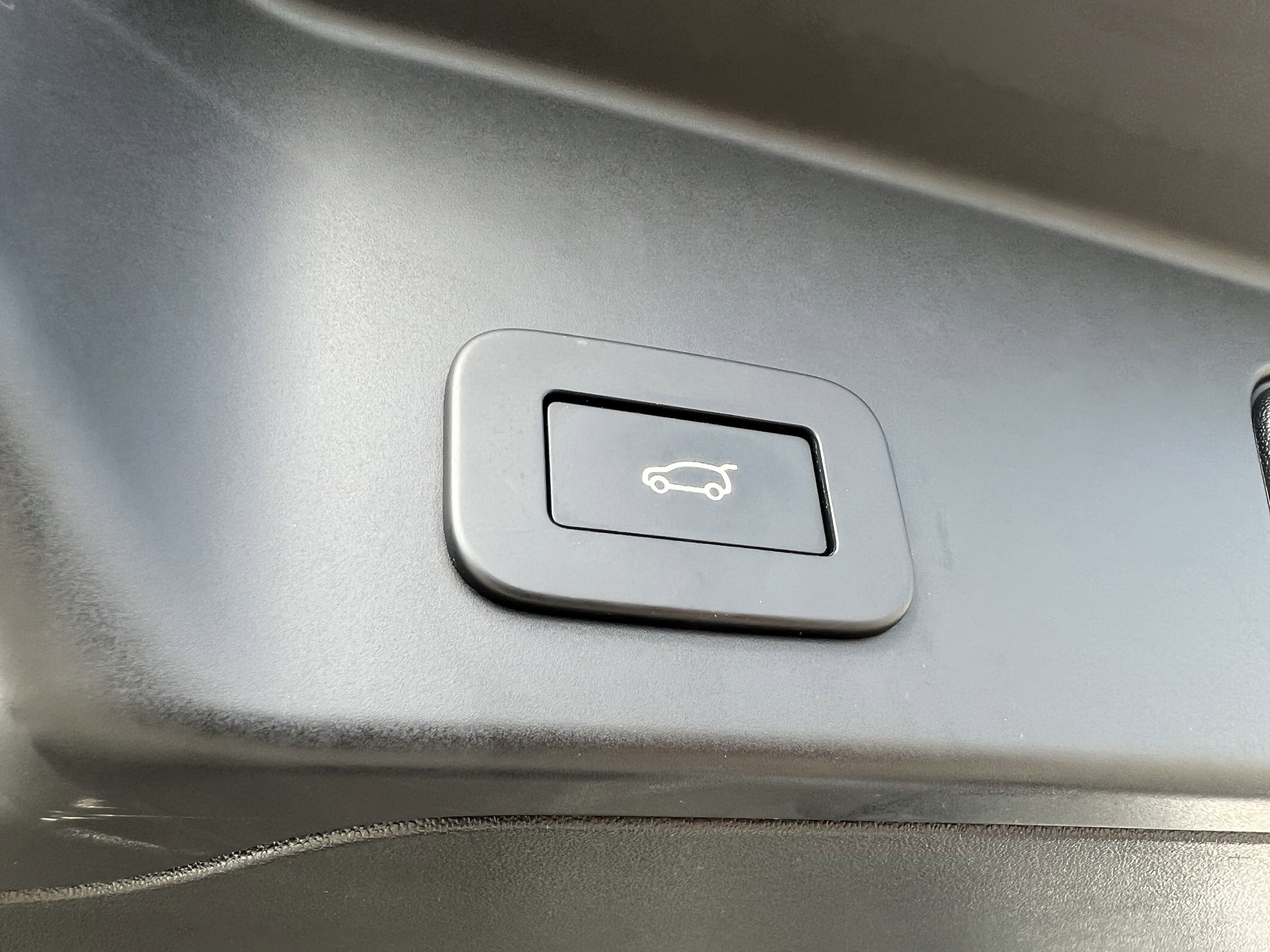 Certified 2023 Land Rover Range Rover Evoque HST image 37