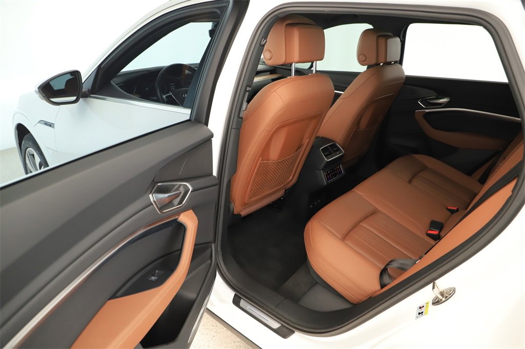 Certified 2024 Audi Q8 e-tron Premium Plus w/ Premium Plus Package image 27