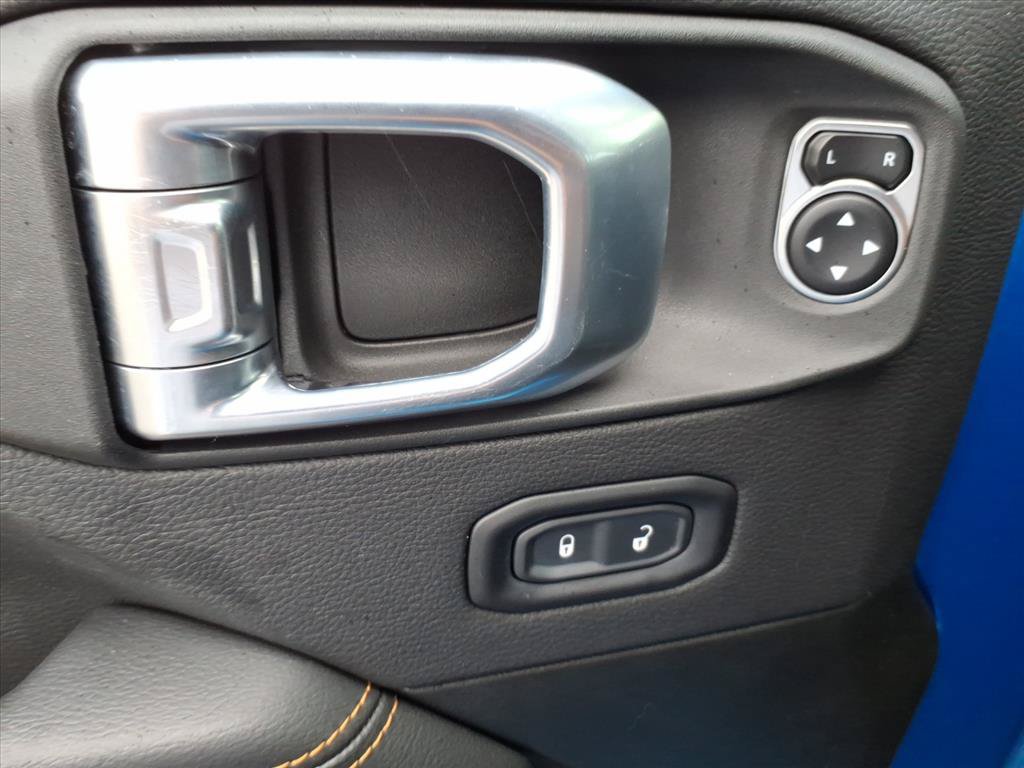 Used 2022 Jeep Wrangler Unlimited Sahara AWD/4WD image 26