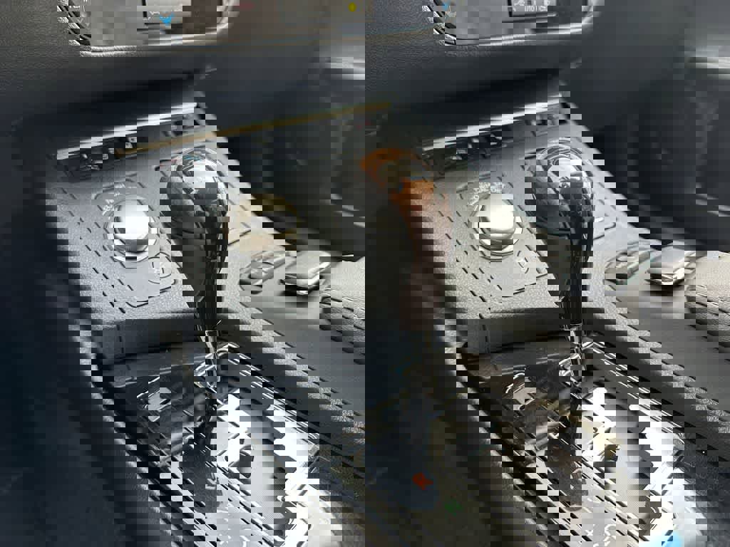 Used 2014 Lexus ES 350 w/ Luxury Package image 18