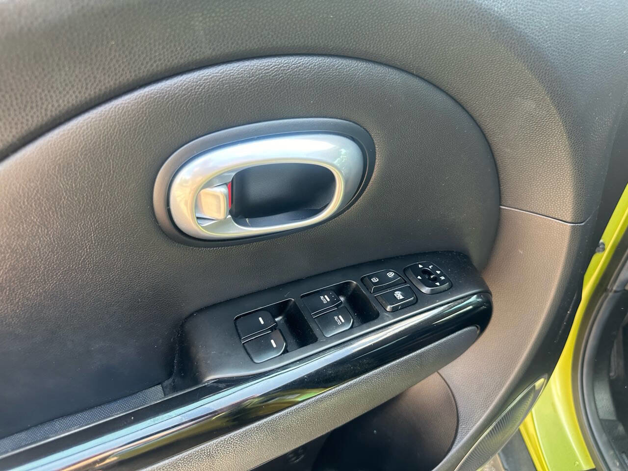 Used 2015 Kia Soul ! image 19