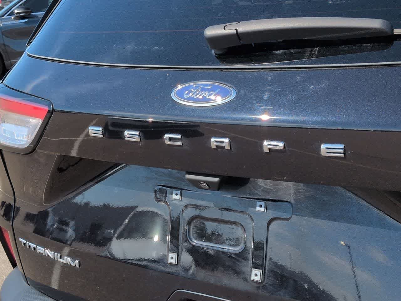 Used 2022 Ford Escape Titanium w/ Class II Trailer Tow Package AWD/4WD image 12
