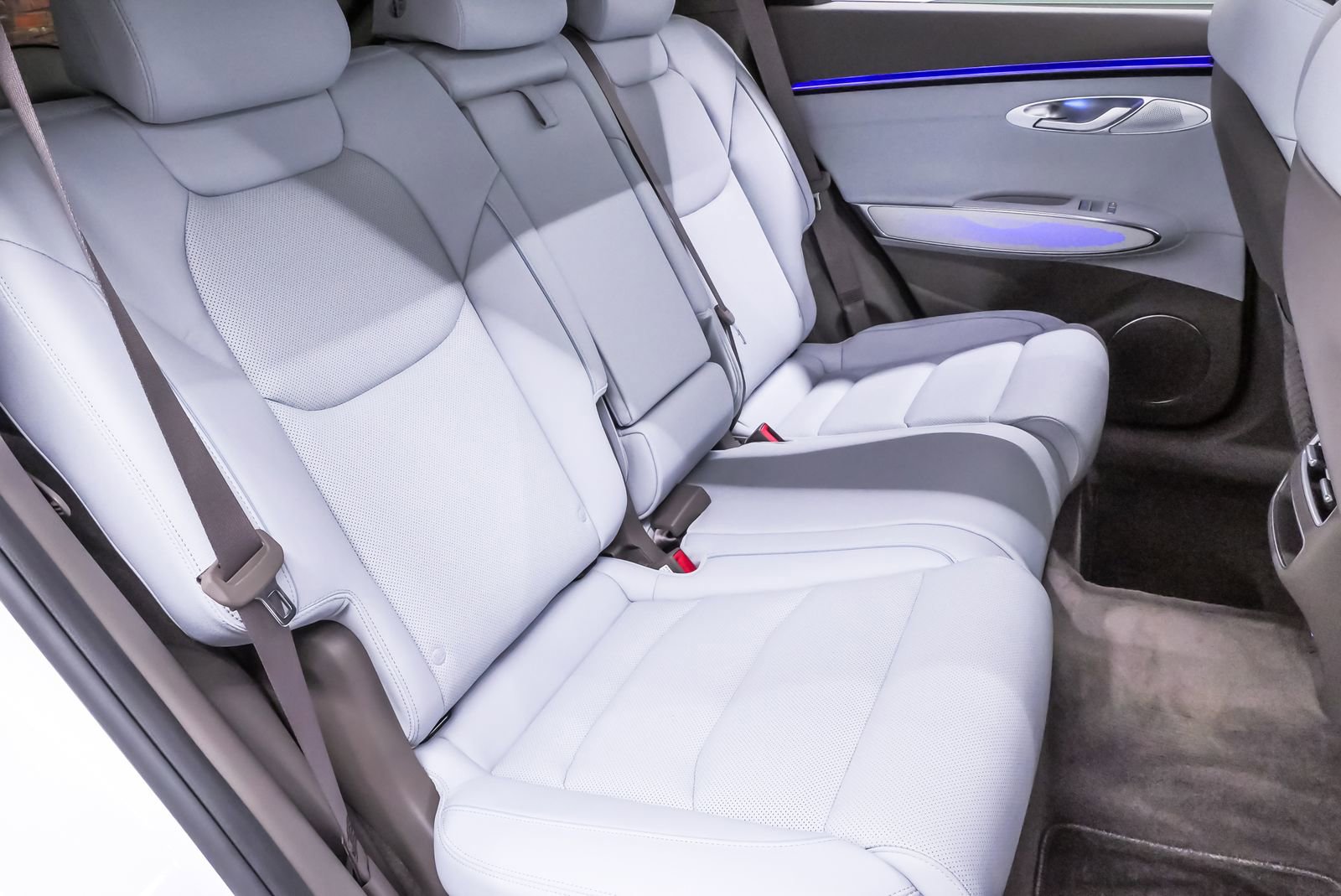 Certified 2026 Genesis GV70 2.5T Advanced image 12