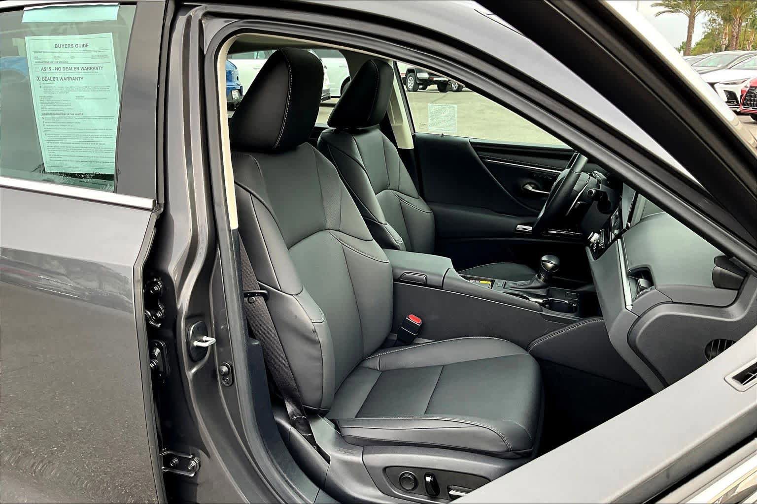 Used 2025 Lexus ES 350 w/ Premium Package image 8