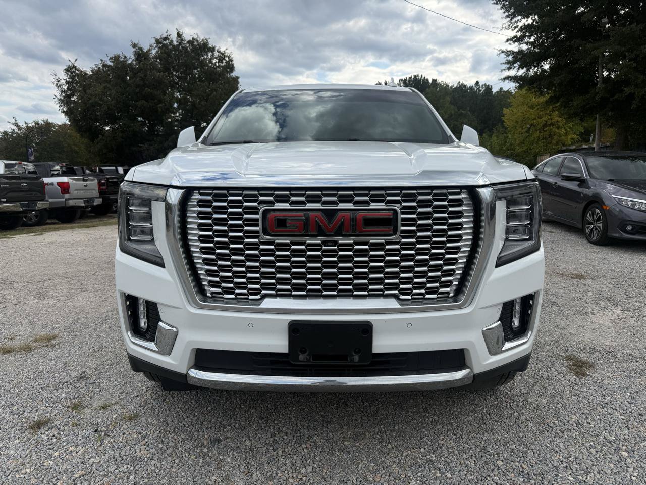 Used 2021 GMC Yukon XL SLT w/ SLT Premium Package RWD image 2