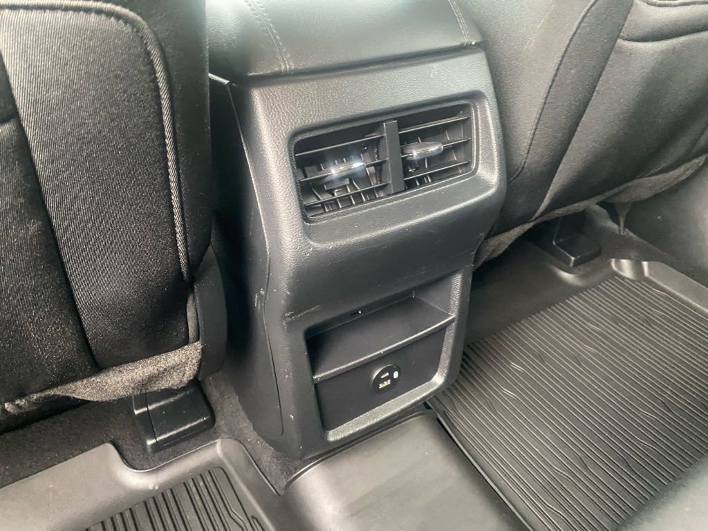 Used 2021 Ford Edge SE w/ Cargo Accessory Package image 26