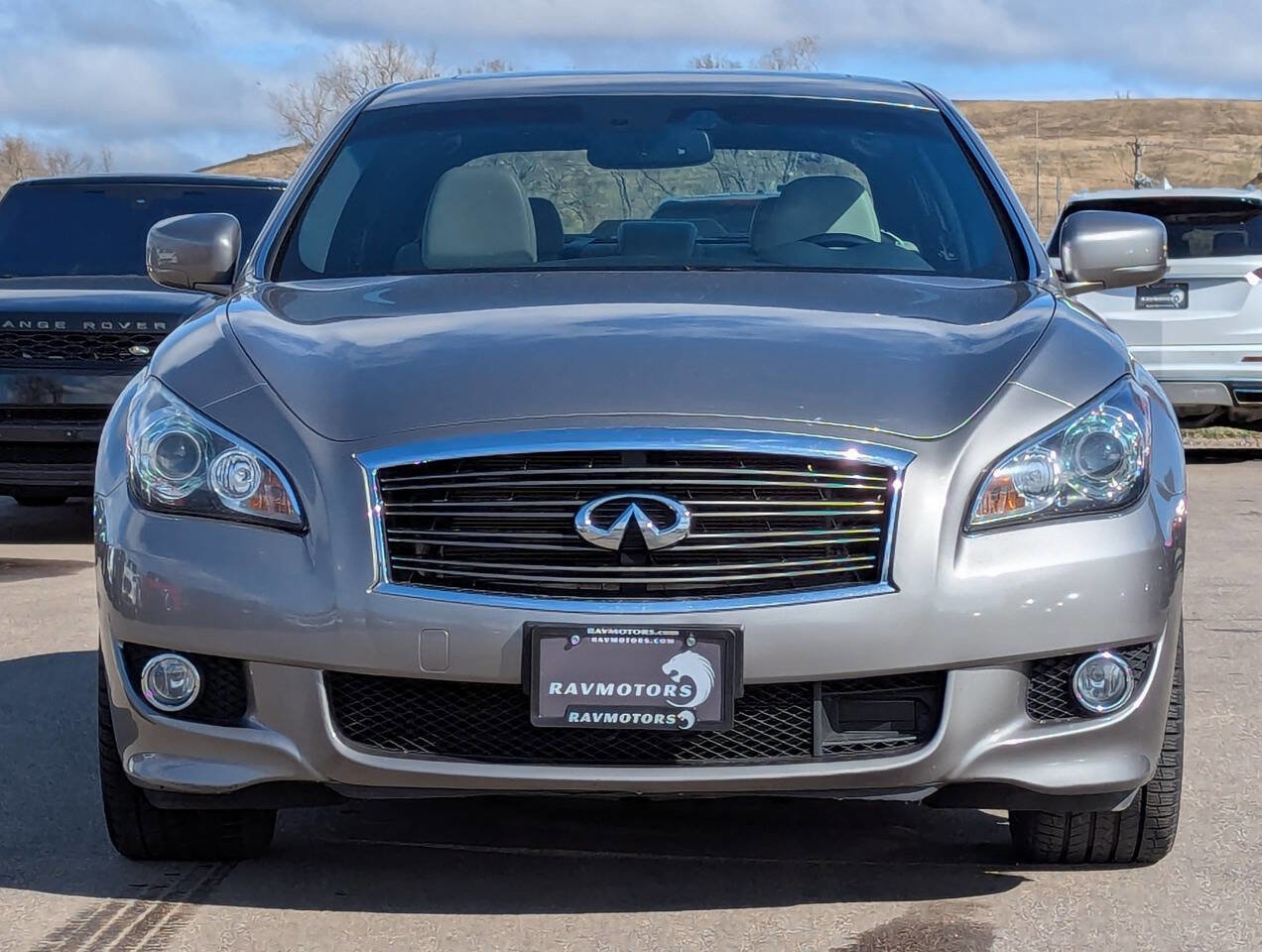 Used 2013 INFINITI M56 x w/ Sport Pkg image 6