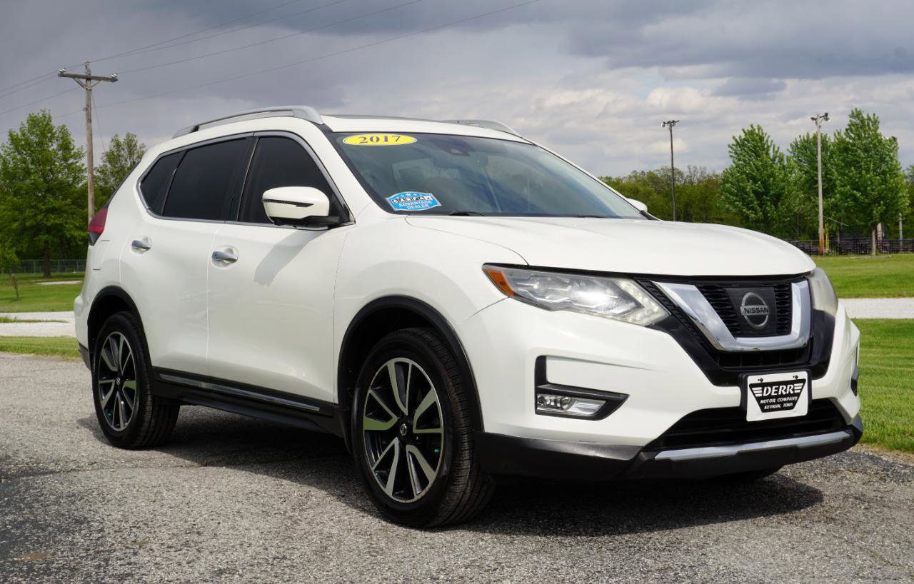 Used 2017 Nissan Rogue SL w/ SL Premium Package AWD/4WD image 4