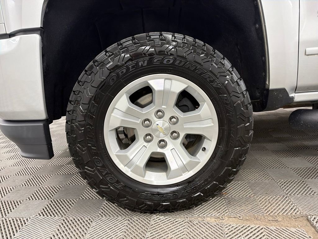Used 2018 Chevrolet Silverado 1500 LT w/ All Star Edition image 23