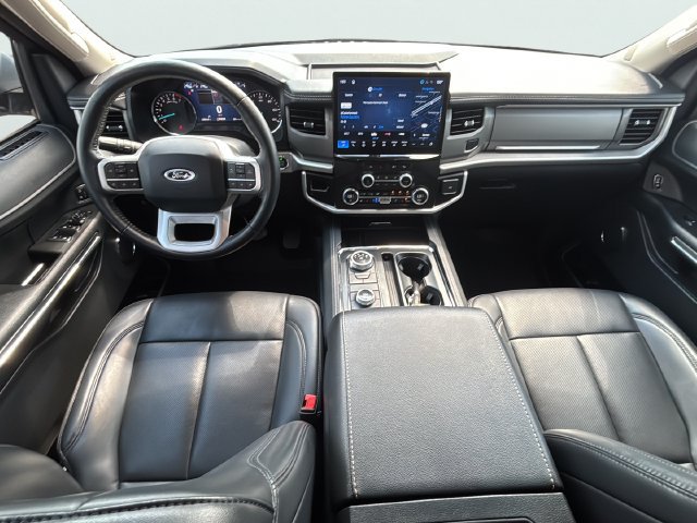 Used 2024 Ford Expedition XLT AWD/4WD image 18
