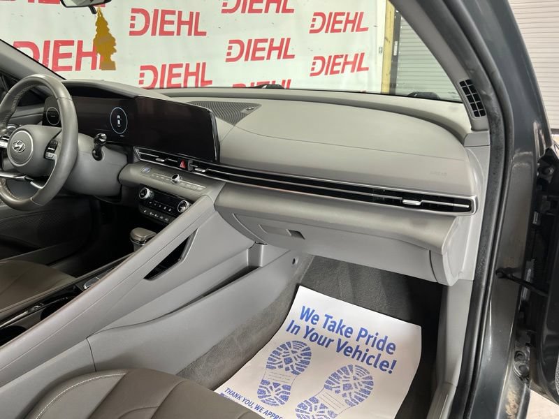 Used 2023 Hyundai Elantra SEL w/ Convenience Package FWD image 13