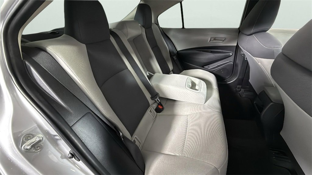 Used 2022 Toyota Corolla LE image 28