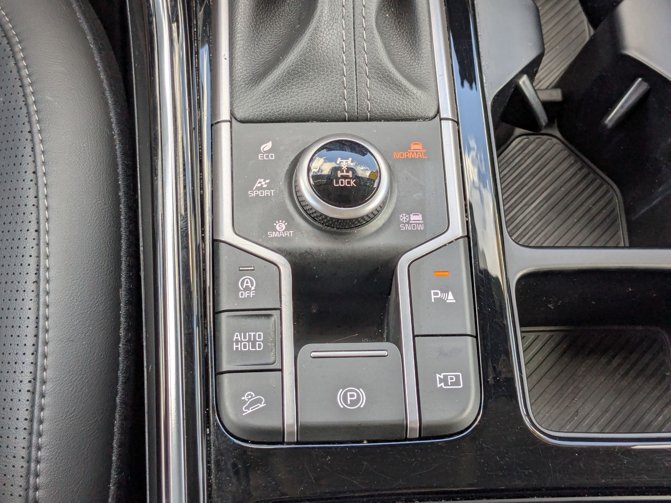 Certified 2025 Kia Sorento SX AWD/4WD image 23