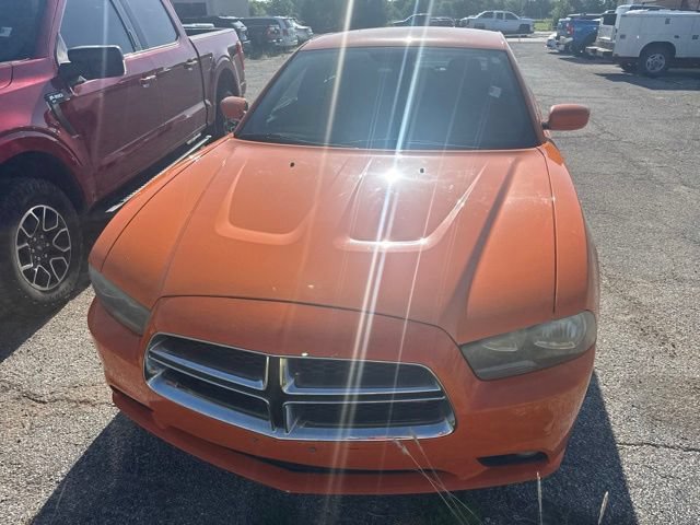 Used 2014 Dodge Charger SXT RWD image 2