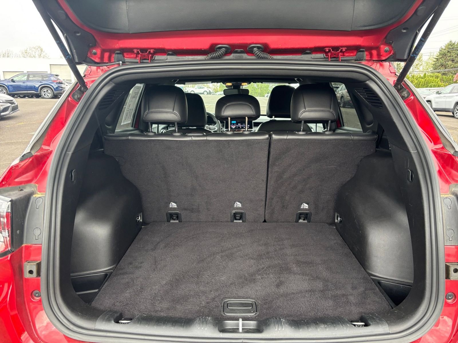 Used 2025 Jeep Compass Trailhawk image 31