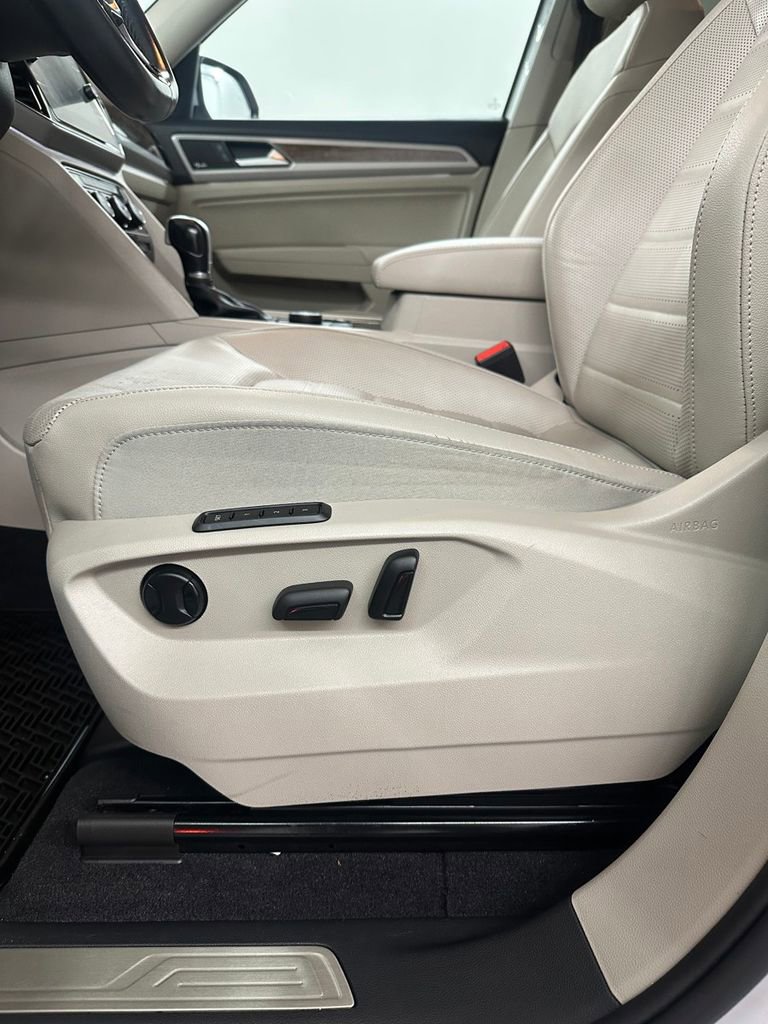 Used 2019 Volkswagen Atlas SEL Premium image 15