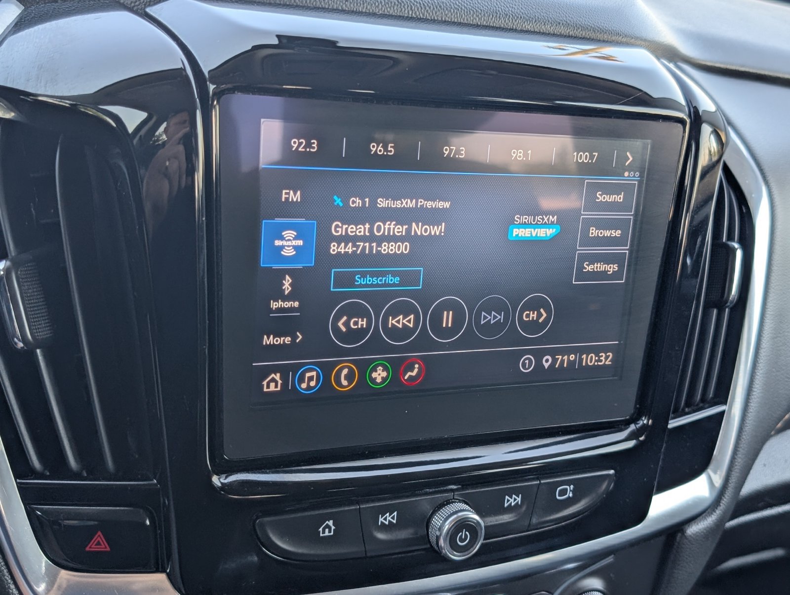 Used 2020 Chevrolet Traverse LT w/ LPO, Blackout Package AWD/4WD image 19