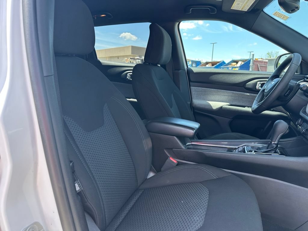 Used 2023 Jeep Compass Sport AWD/4WD image 17