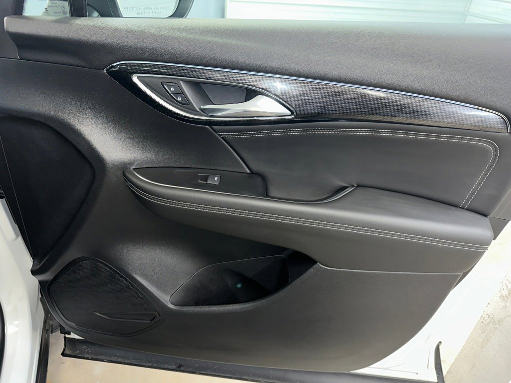 Certified 2023 Buick Envision Essence w/ Sport Touring Package image 33