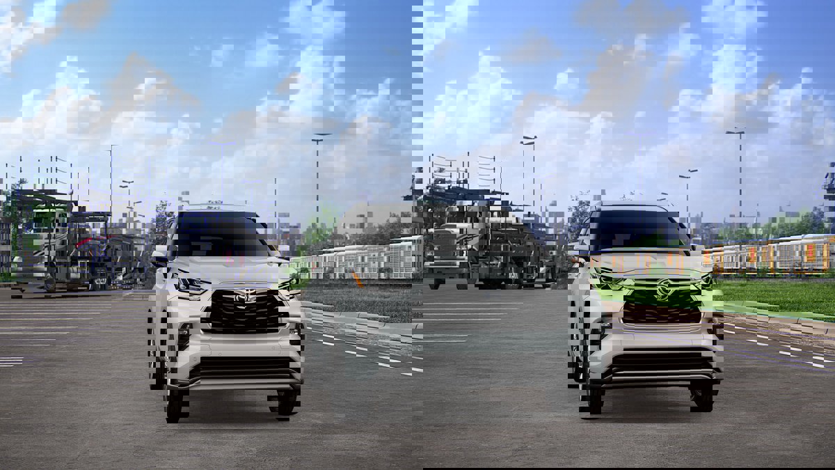 New 2026 Toyota Highlander Platinum image 16