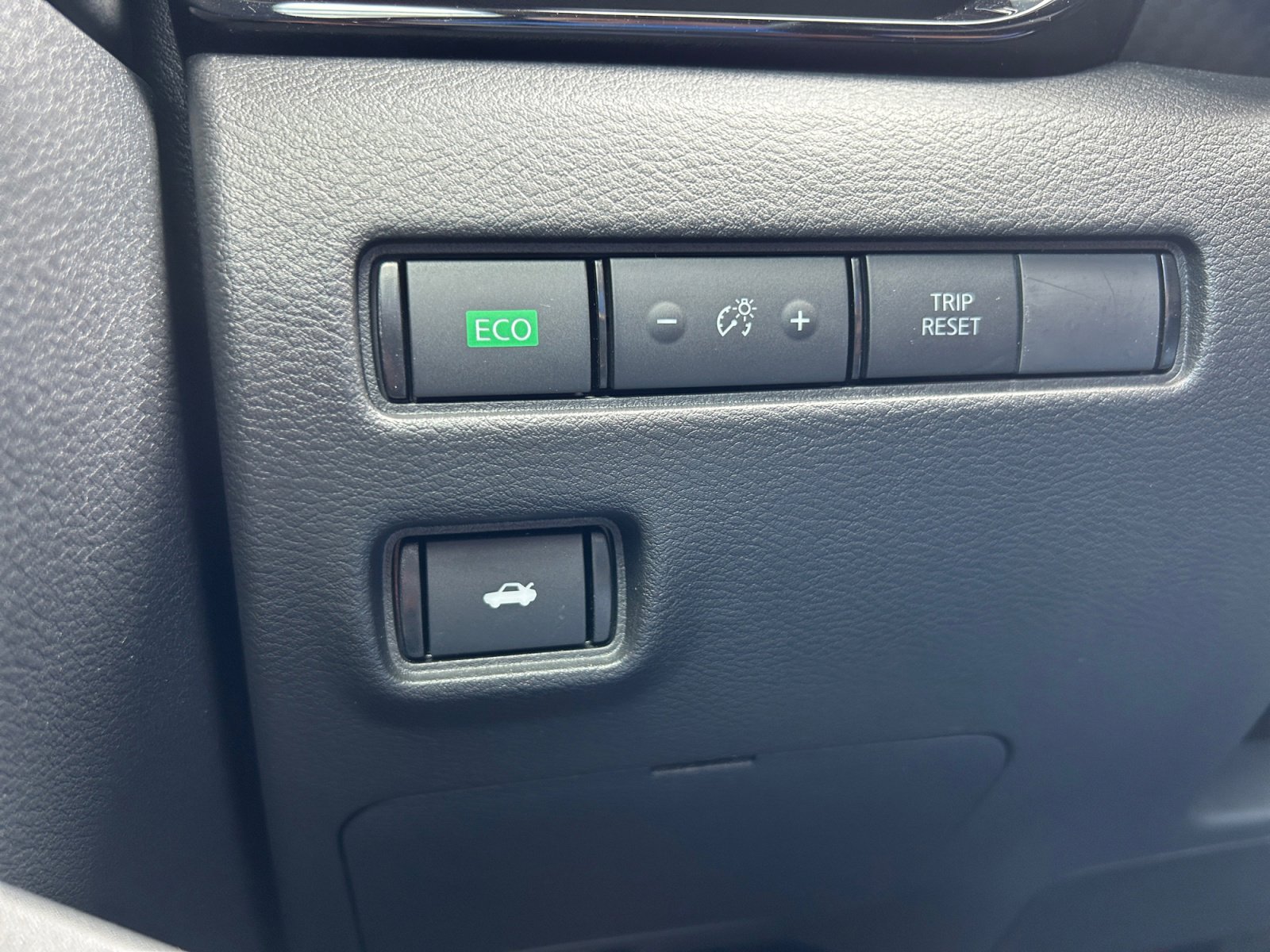 Used 2025 Nissan Sentra SV image 21