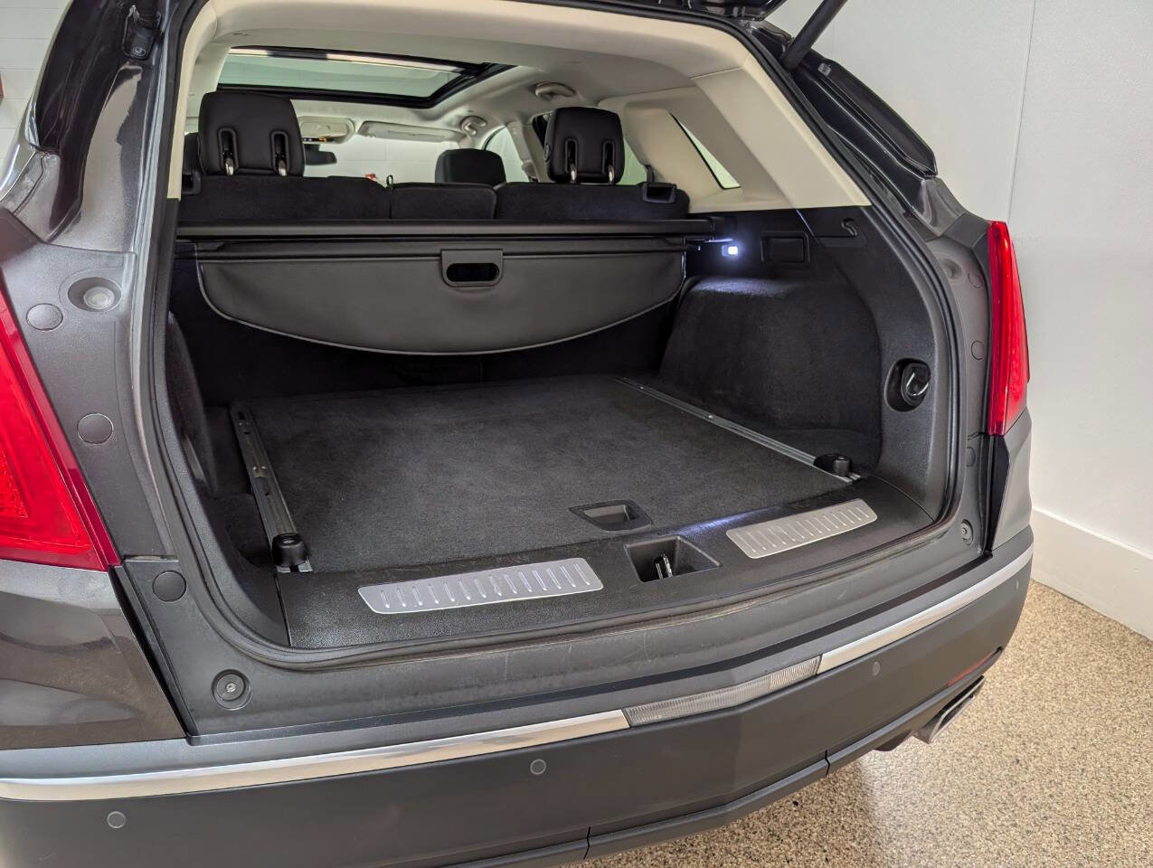 Used 2018 Cadillac XT5 Luxury AWD/4WD image 17