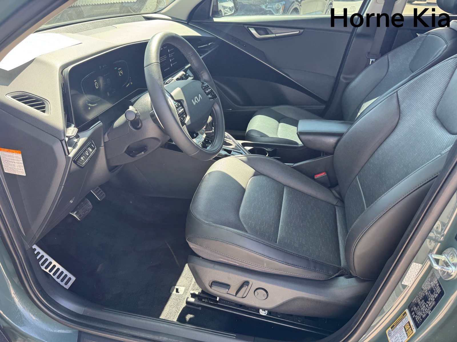 Certified 2023 Kia Niro SX Touring FWD image 10