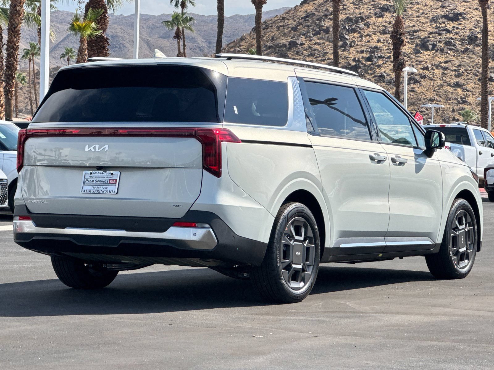 Certified 2026 Kia Carnival SX FWD image 3