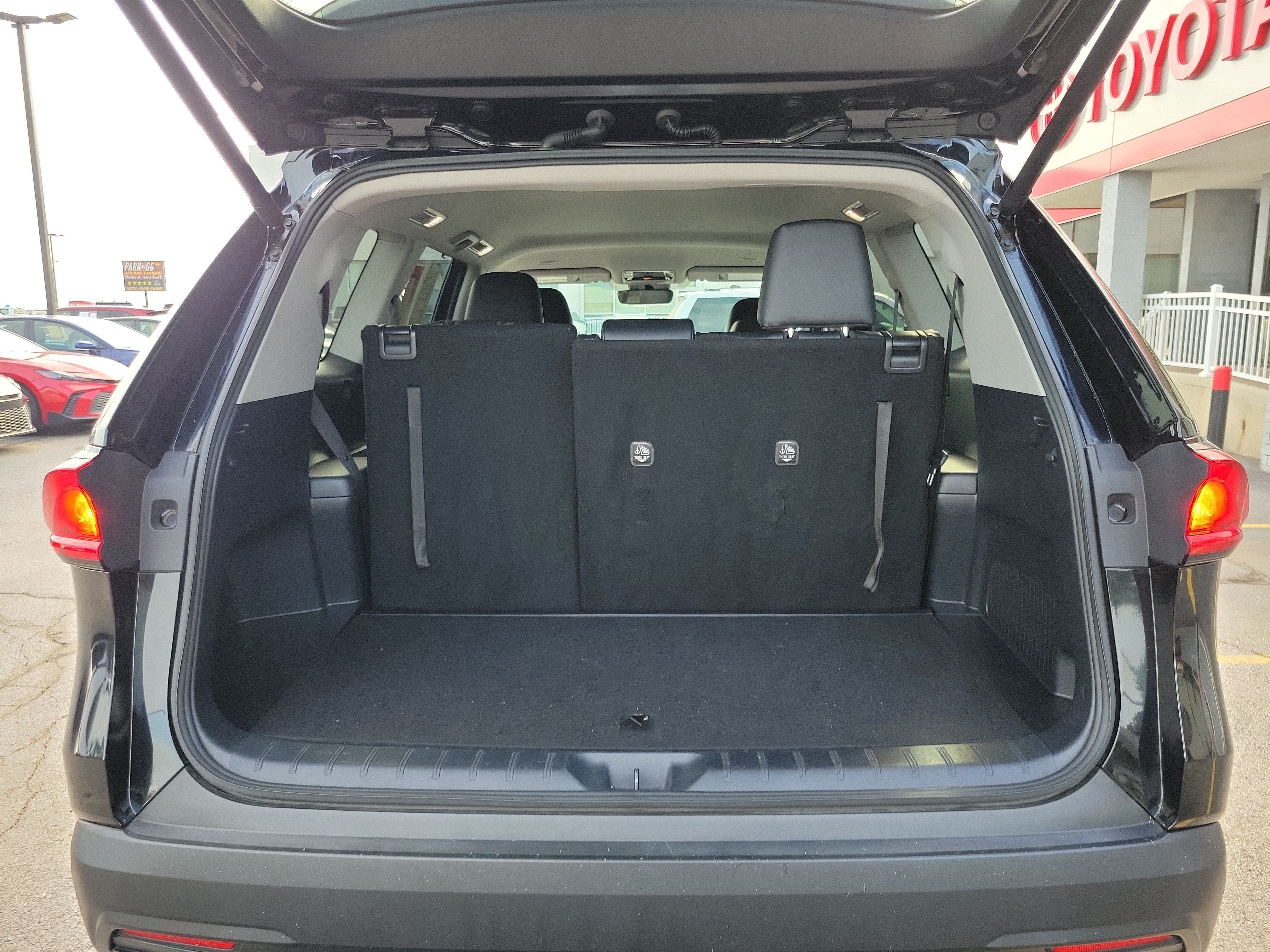 Used 2025 Toyota Grand Highlander AWD image 8