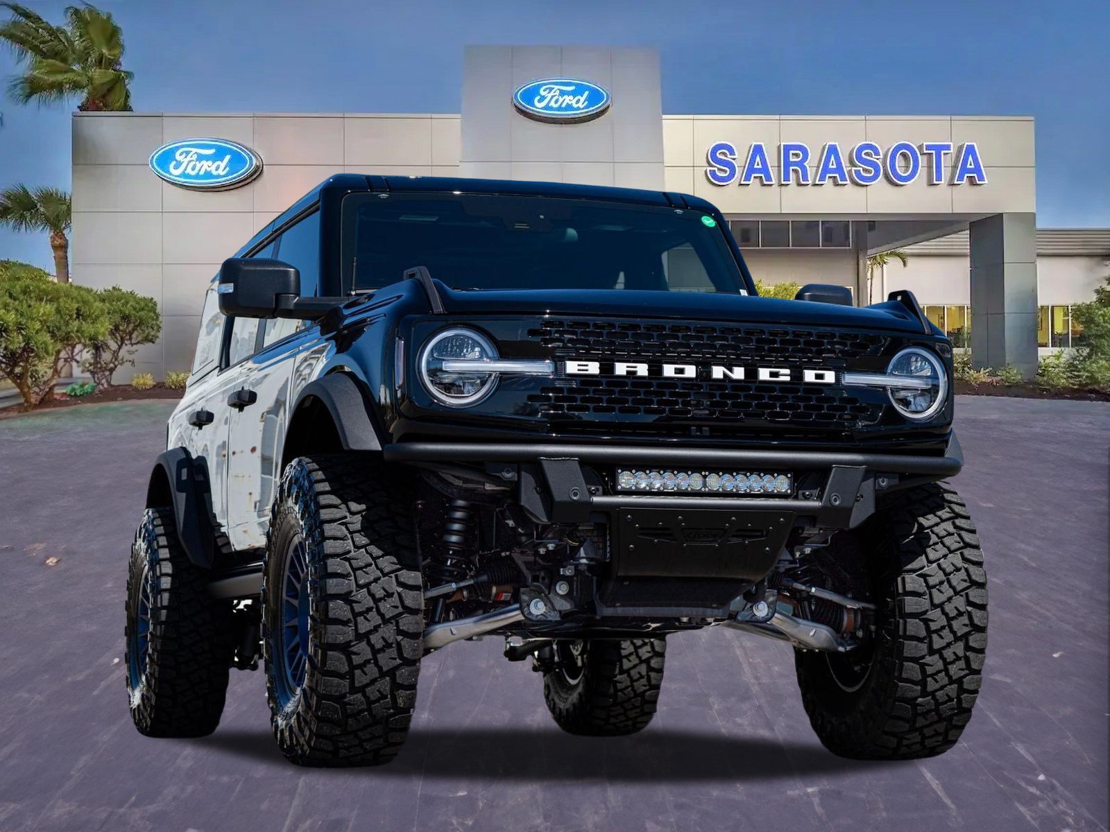 Used 2025 Ford Bronco Badlands AWD/4WD image 1