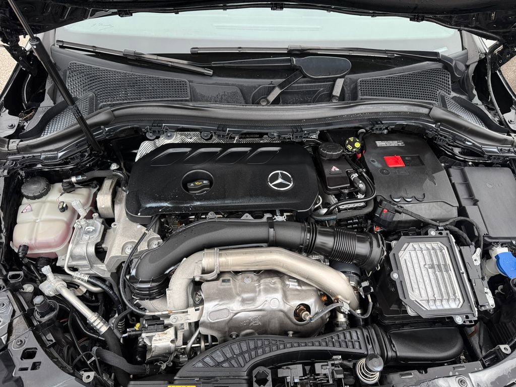 Certified 2024 Mercedes-Benz GLA 250 4MATIC image 24