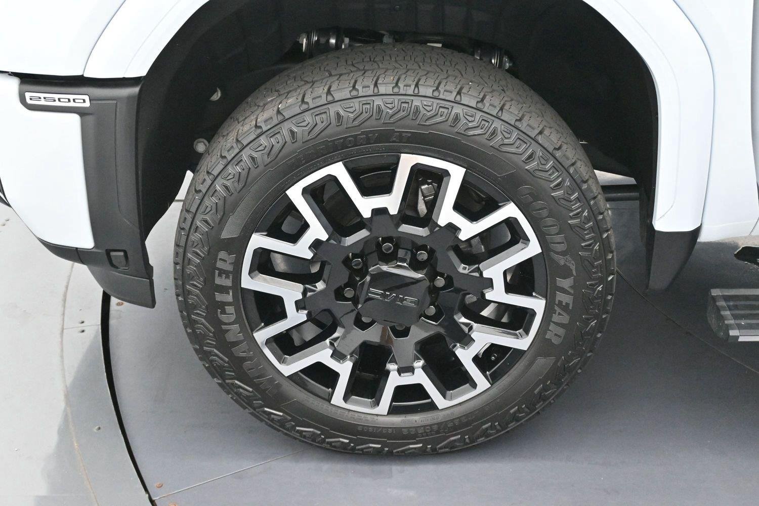 Used 2026 GMC Sierra 2500 Denali Ultimate AWD/4WD image 37