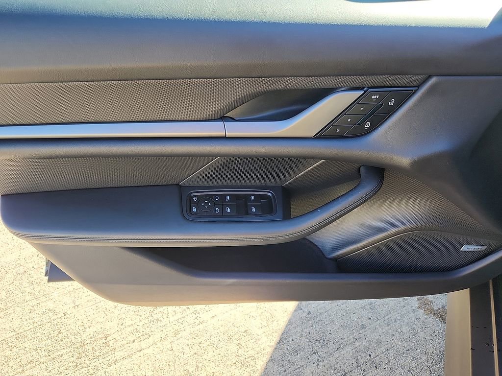 Certified 2025 Porsche Taycan image 12