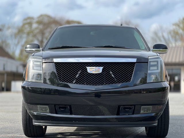 Used 2013 Cadillac Escalade EXT Premium image 2