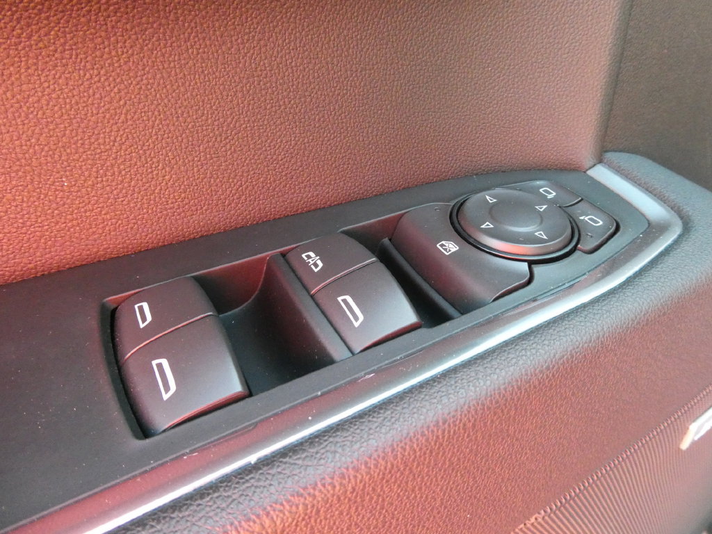 Certified 2025 Chevrolet Silverado 1500 LT Trail Boss w/ Convenience Package II AWD/4WD image 25
