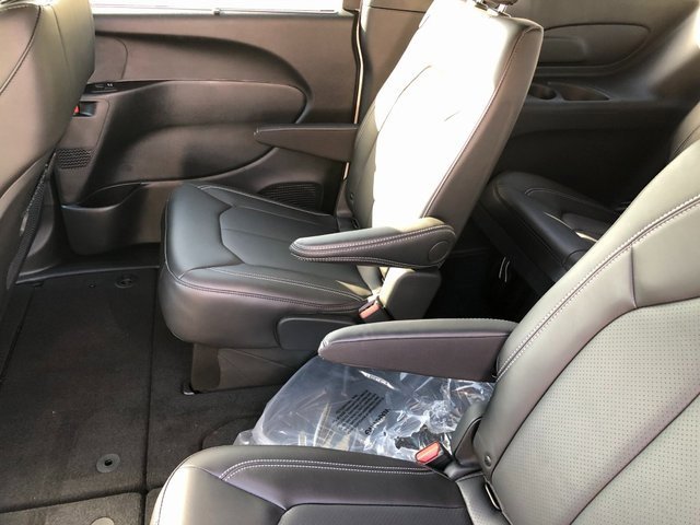 New 2026 Chrysler Pacifica Select image 14